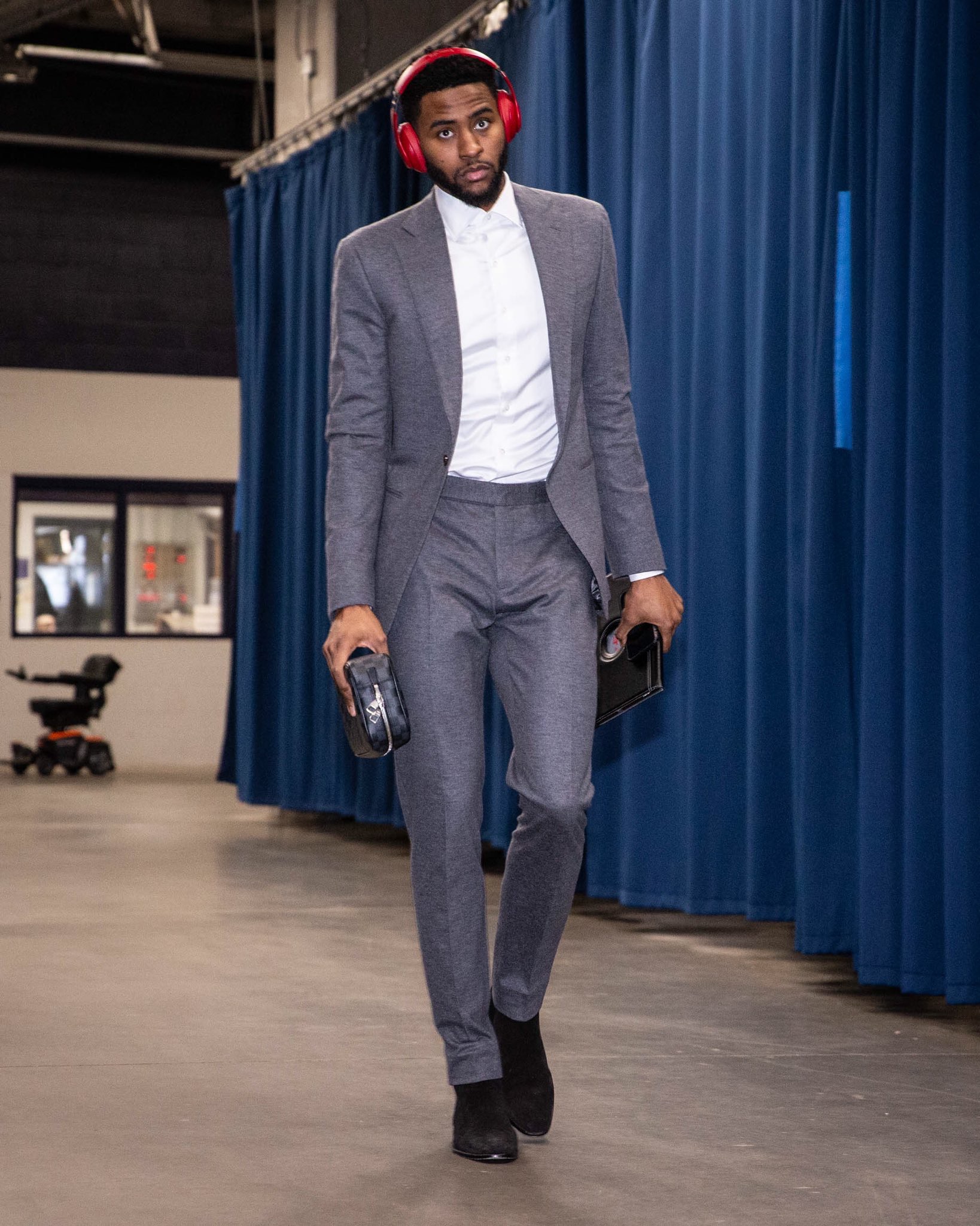 清晨体能课后，波特兰开拓者回应争议备战法甲，气氛紧张，赛程密集仍需轮换(论体能训练能给空保带来什么变化)