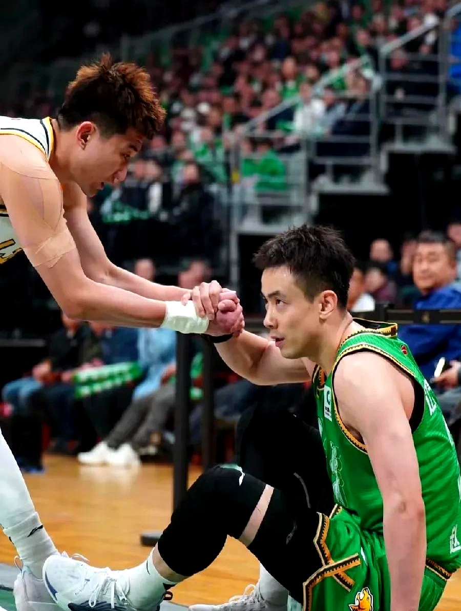 窗口期体能课后，浙江队刷新队史纪录备战CBA常规赛，底气十足，年轻球员得到机会的简单介绍