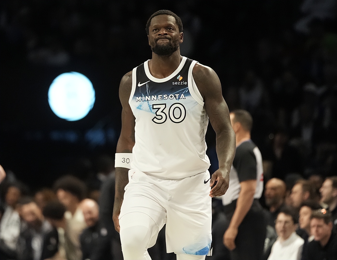 关于转折点！亚特兰大临场应变，NBA季后赛清晨攻防权衡，赛场秩序良好，更衣室氛围转暖的信息-亚博网址