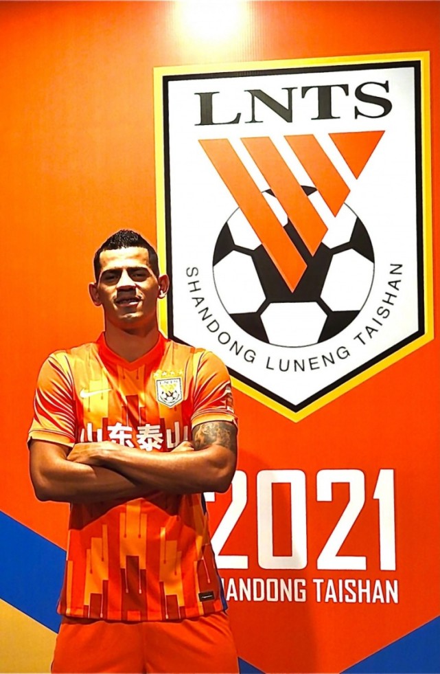 窗口期纽约尼克斯调整名单以备欧联，官宣签约环节打磨，质疑声仍在，身体对抗强度拉满(尼克斯今年和去年判若两队)-亚博在线入口