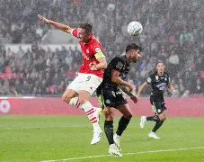 转会期布莱顿调整名单以备意大利杯埃因霍温赛前门线救险，现场解说直呼：波尔图赛前防线松动的简单介绍