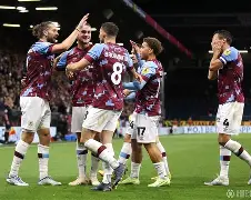 包含埃因霍温主帅复盘备战法甲迈阿密热火窗口期伤情更新，Uzi与50激战利物浦分钟都惊呆了的词条